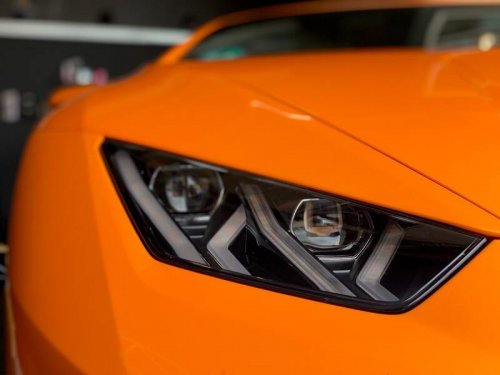 Traitement de carrosserie pour avoir une voiture brillante Launaguet