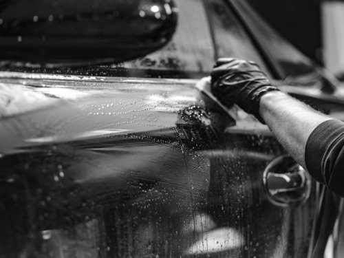 Lustrage de voiture pour protection carrosserie Launaguet
